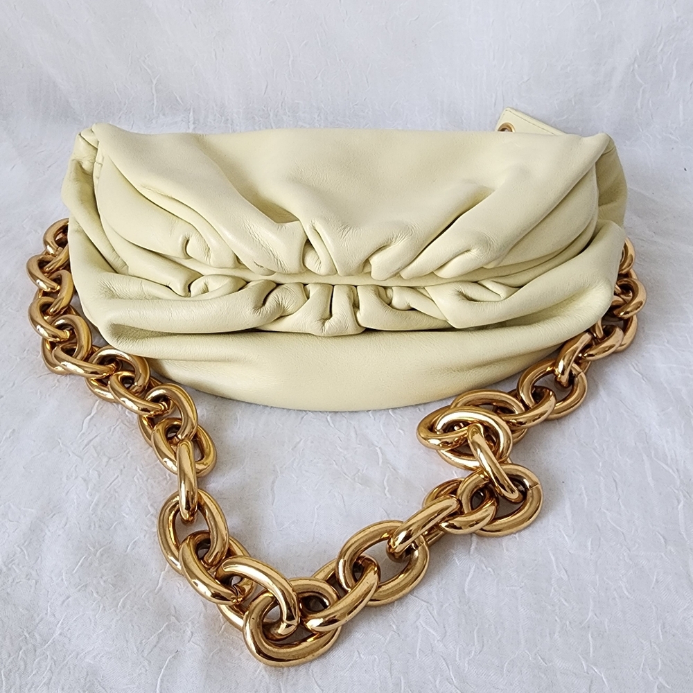Auth Bottega Veneta Chain Pouch Bag